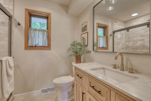 800 Schloemer DRIVE, West Bend, WI 53095