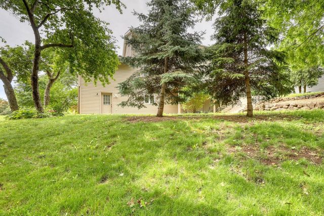 800 Schloemer DRIVE, West Bend, WI 53095