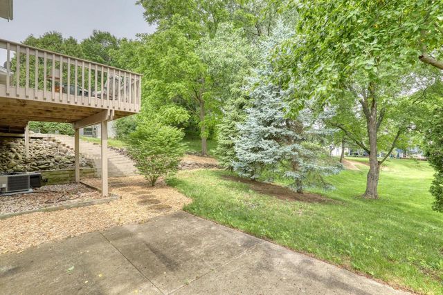 800 Schloemer DRIVE, West Bend, WI 53095
