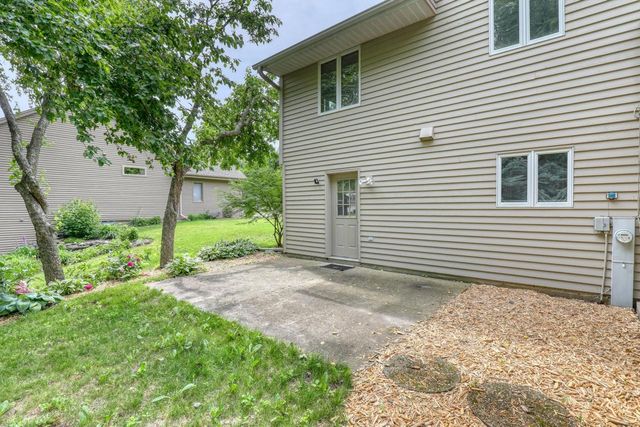 800 Schloemer DRIVE, West Bend, WI 53095