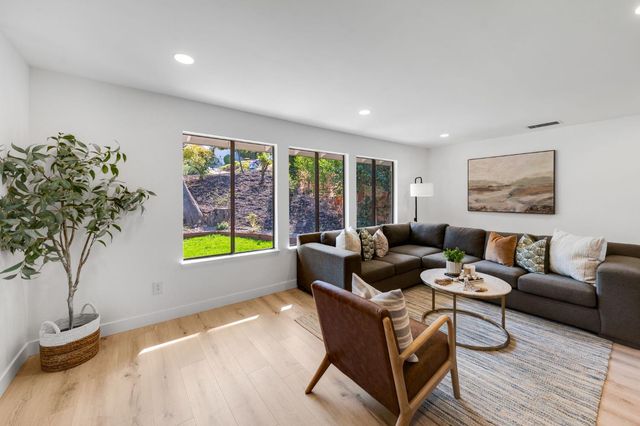 5020 Topaz Ave, Rocklin, CA 95677