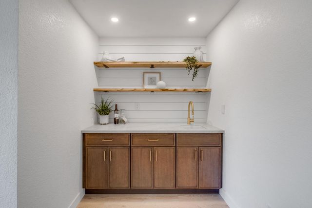 5020 Topaz Ave, Rocklin, CA 95677