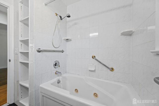 20 Suydam Avenue, Edison, NJ 08817