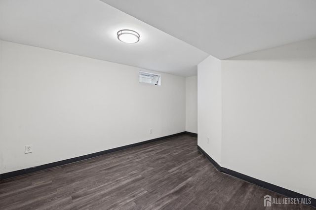 20 Suydam Avenue, Edison, NJ 08817