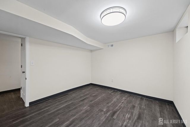20 Suydam Avenue, Edison, NJ 08817
