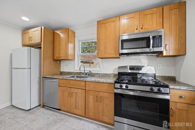 20 Suydam Avenue, Edison, NJ 08817