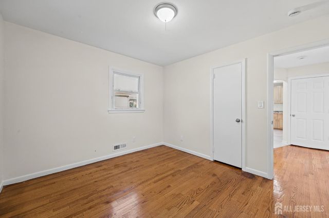 20 Suydam Avenue, Edison, NJ 08817