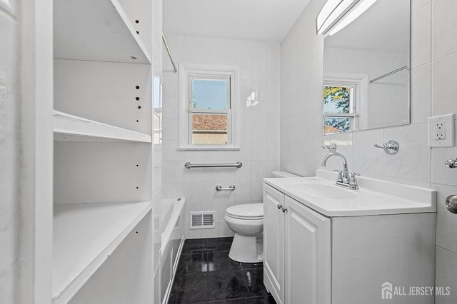 20 Suydam Avenue, Edison, NJ 08817