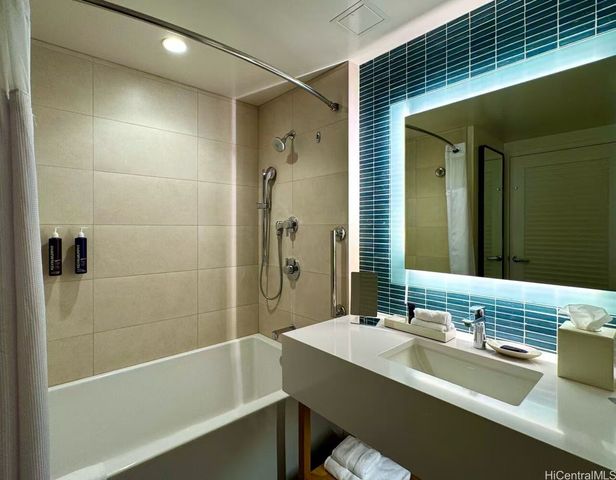 1390 Kapiolani Boulevard 3311, Honolulu, HI 96814