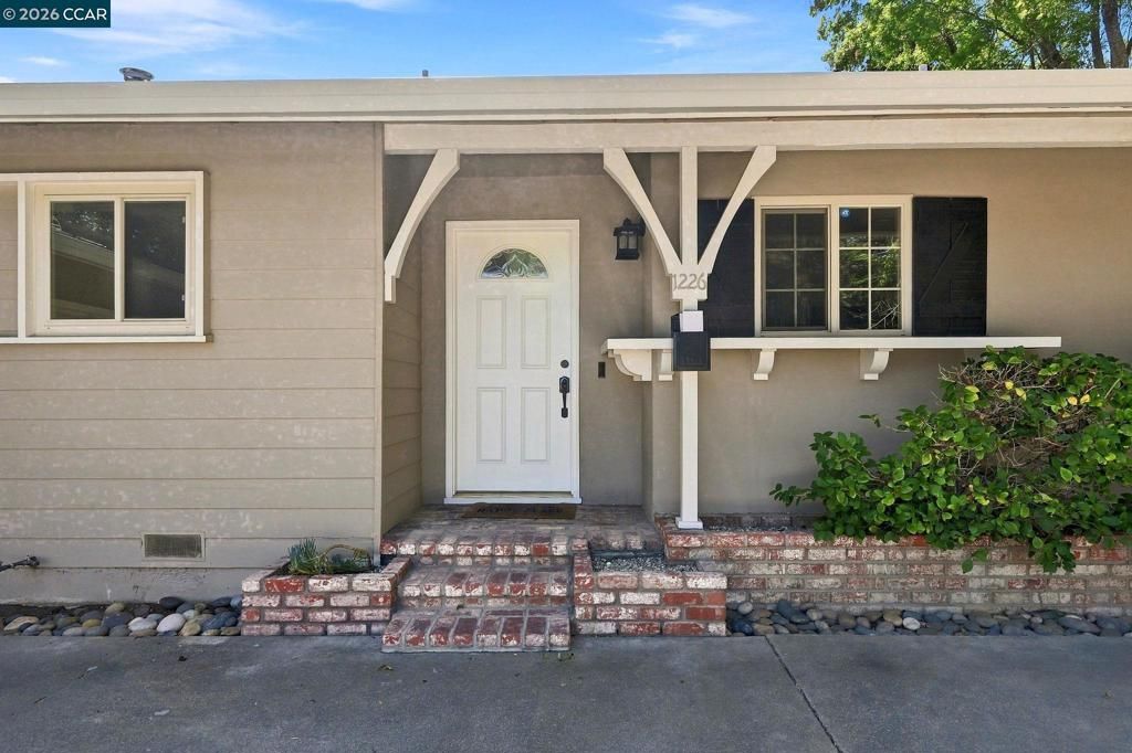 Image 5 of property listing at 1226 Cheshire Court, Concord, CA 94521