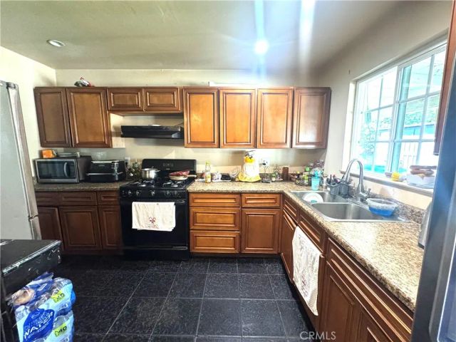 1042 N Alice, Rialto, CA 92376