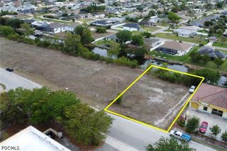 1208 SW 4th ST, Cape Coral, FL 33991