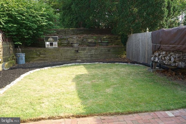 96 FARNWOOD RD, Mount Laurel, NJ 08054