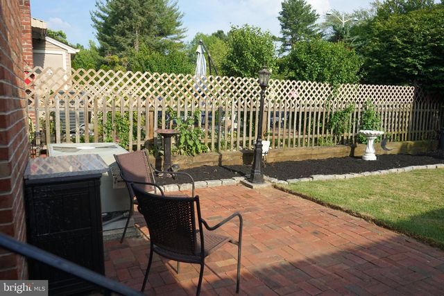 96 FARNWOOD RD, Mount Laurel, NJ 08054