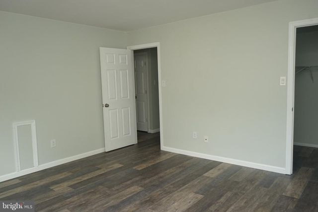 96 FARNWOOD RD, Mount Laurel, NJ 08054