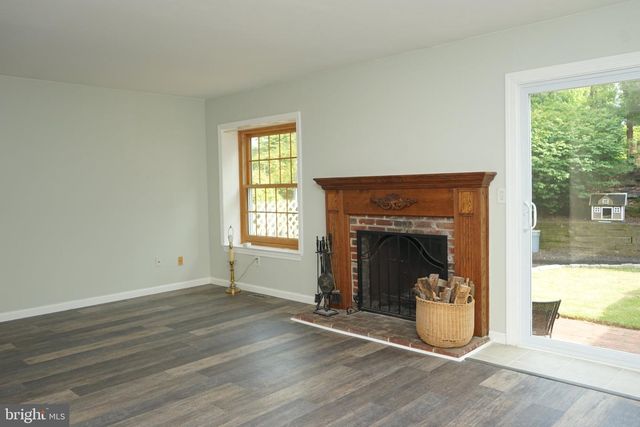 96 FARNWOOD RD, Mount Laurel, NJ 08054
