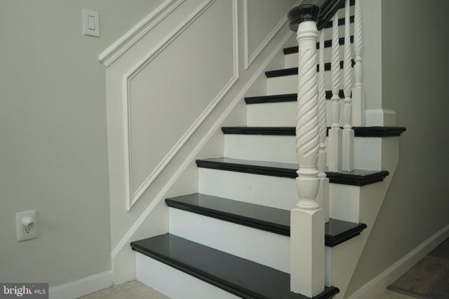 96 FARNWOOD RD, Mount Laurel, NJ 08054