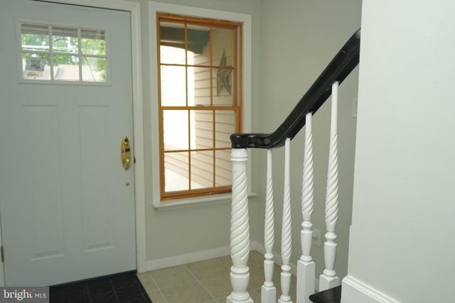 96 FARNWOOD RD, Mount Laurel, NJ 08054