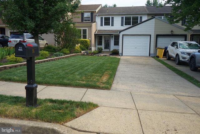 96 FARNWOOD RD, Mount Laurel, NJ 08054