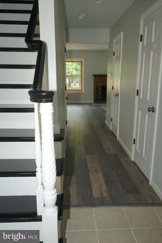 96 FARNWOOD RD, Mount Laurel, NJ 08054