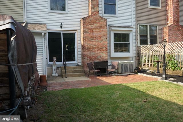 96 FARNWOOD RD, Mount Laurel, NJ 08054