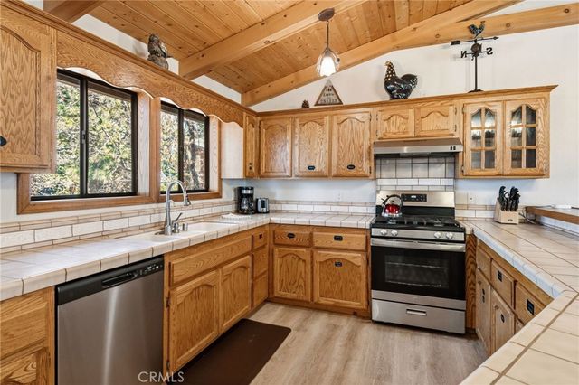 1584 Wolf Road, Big Bear Lake, CA 92315
