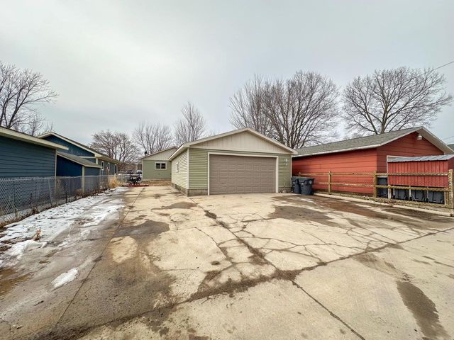 1519 9th STREET S, La Crosse, WI 54601