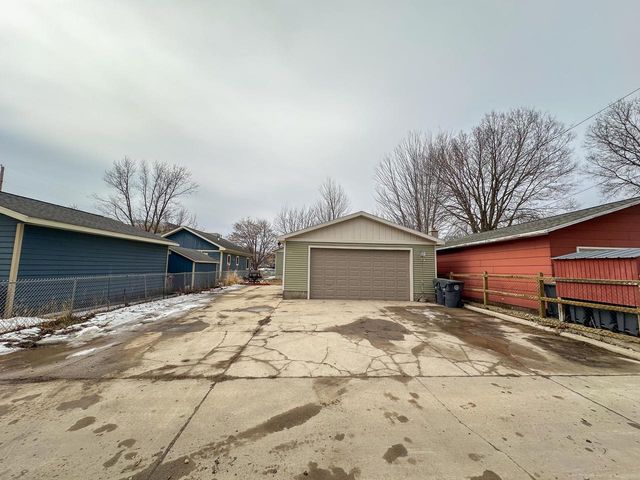 1519 9th STREET S, La Crosse, WI 54601