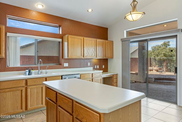 11109 N Eagle Crest Drive, Tucson, AZ 85737