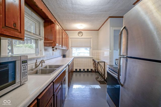 5911 E 18th Street, Indianapolis, IN 46218