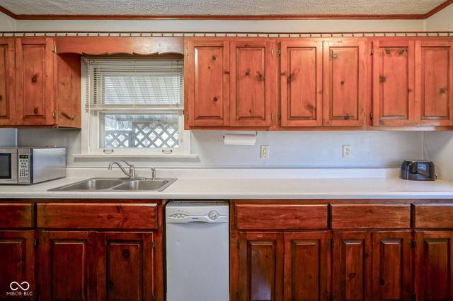 5911 E 18th Street, Indianapolis, IN 46218