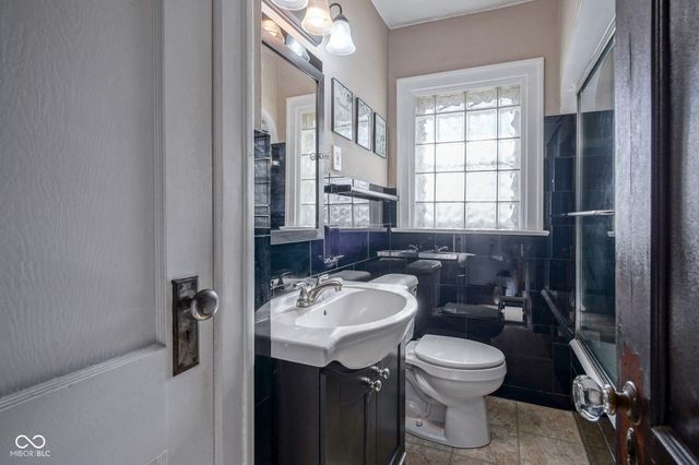 5911 E 18th Street, Indianapolis, IN 46218