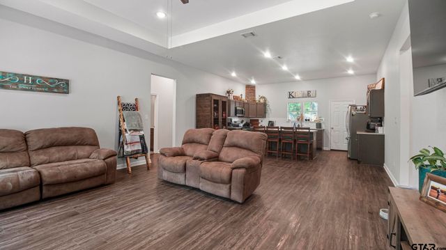 516 W FRONT, Mineola, TX 75773