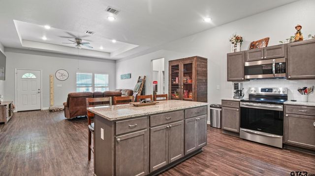 516 W FRONT, Mineola, TX 75773