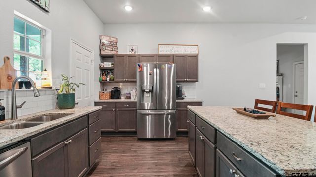 516 W FRONT, Mineola, TX 75773