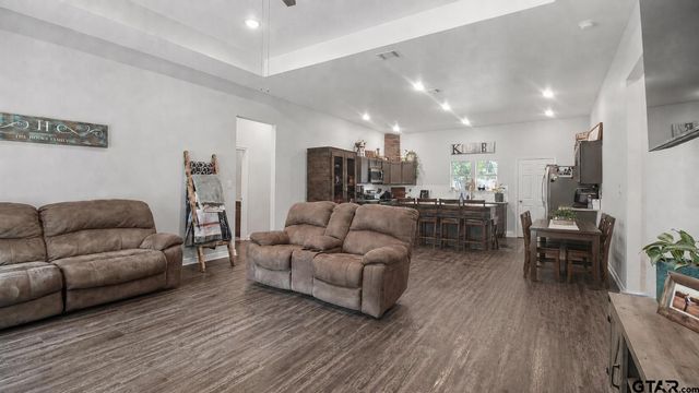 516 W FRONT, Mineola, TX 75773