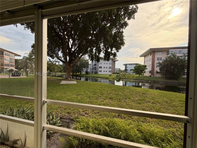 2951 NW 46th Ave 109, Lauderdale Lakes, FL 33313
