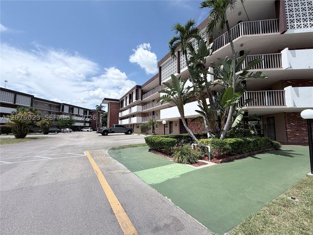 2951 NW 46th Ave 109, Lauderdale Lakes, FL 33313