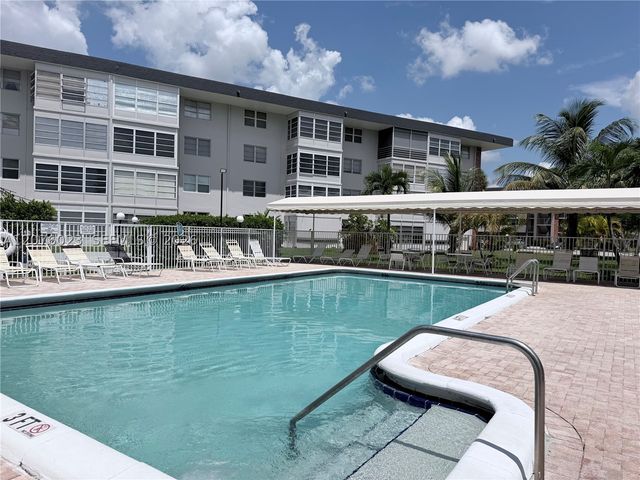 2951 NW 46th Ave 109, Lauderdale Lakes, FL 33313