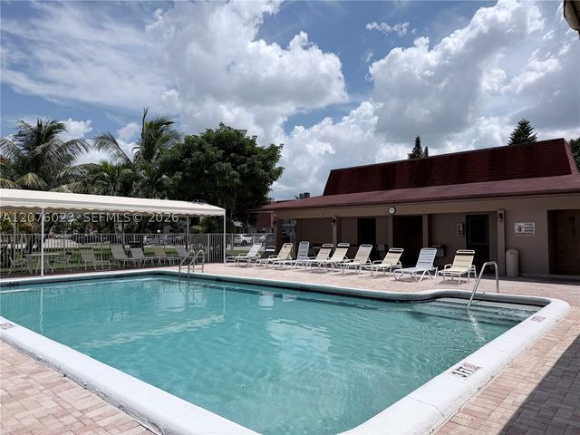 2951 NW 46th Ave 109, Lauderdale Lakes, FL 33313