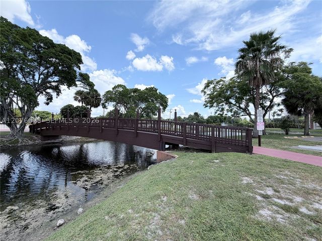 2951 NW 46th Ave 109, Lauderdale Lakes, FL 33313