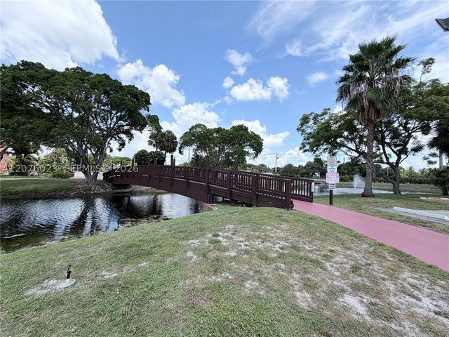 2951 NW 46th Ave 109, Lauderdale Lakes, FL 33313
