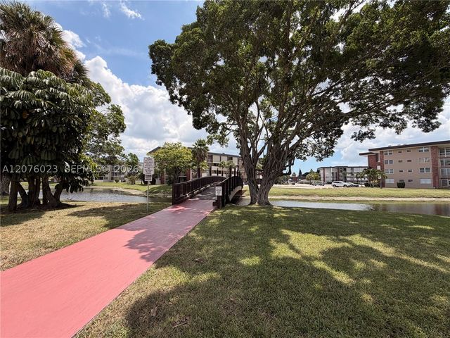 2951 NW 46th Ave 109, Lauderdale Lakes, FL 33313