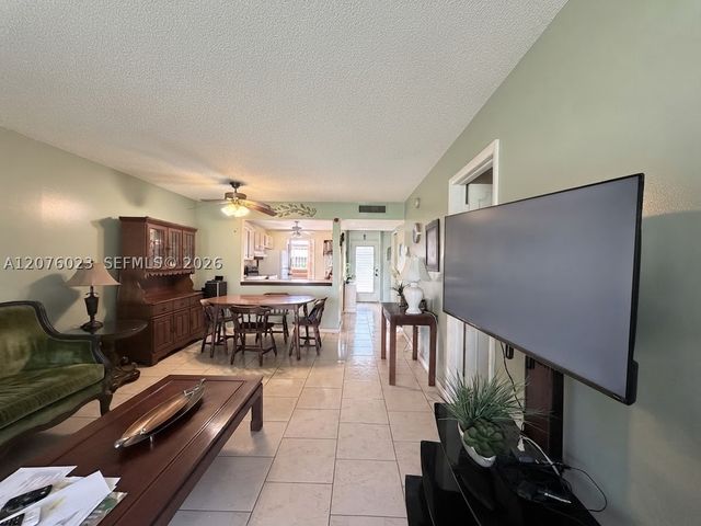 2951 NW 46th Ave 109, Lauderdale Lakes, FL 33313