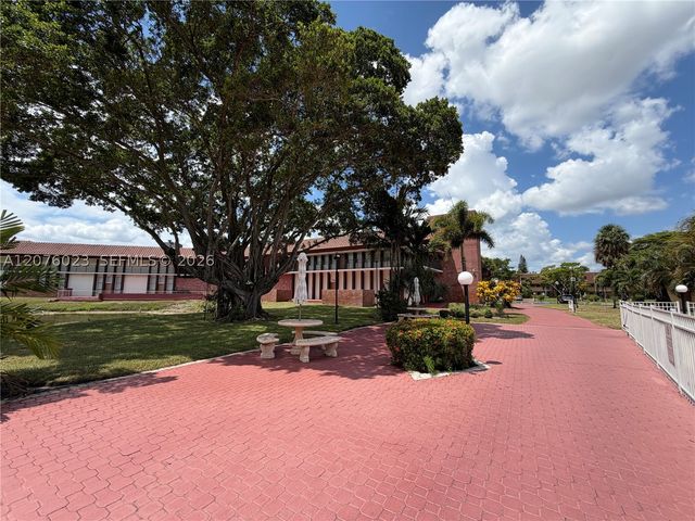 2951 NW 46th Ave 109, Lauderdale Lakes, FL 33313