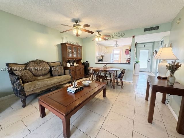 2951 NW 46th Ave 109, Lauderdale Lakes, FL 33313