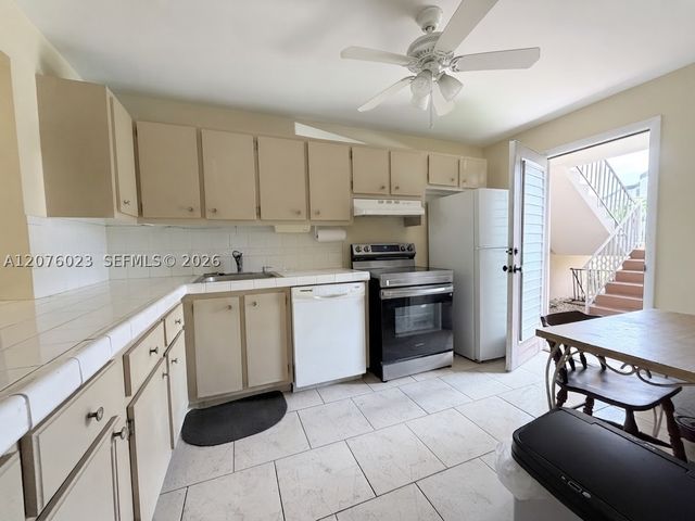 2951 NW 46th Ave 109, Lauderdale Lakes, FL 33313