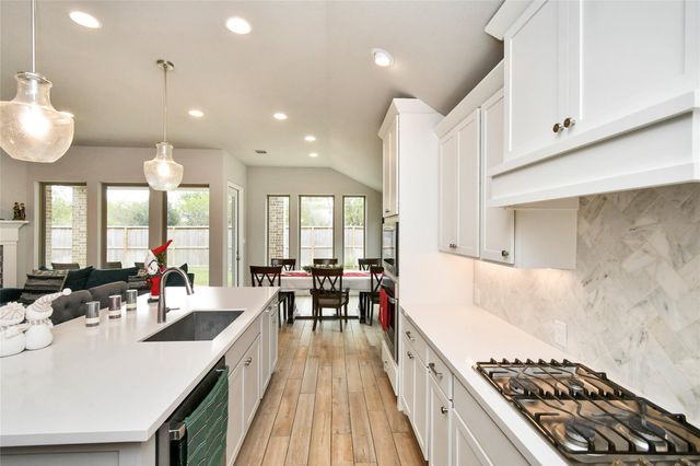 5042 Albany Shores Lane, Fulshear, TX 77441