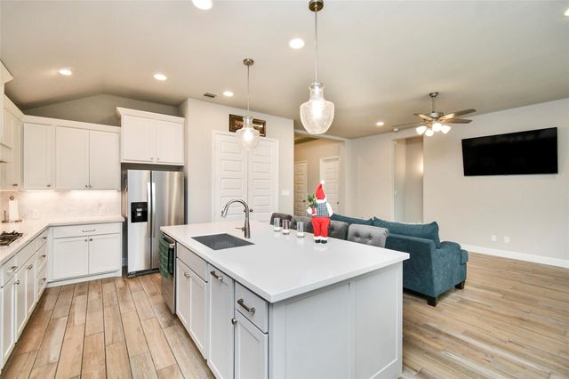 5042 Albany Shores Lane, Fulshear, TX 77441