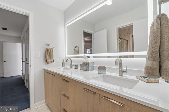 488 ANNA LYNN LN, Horsham, PA 19044